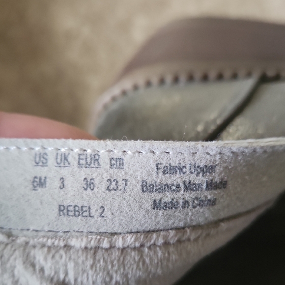 Malibu Blowfish Silver Embroidered Ankle Boots Sz 6 - Picture 6 of 12